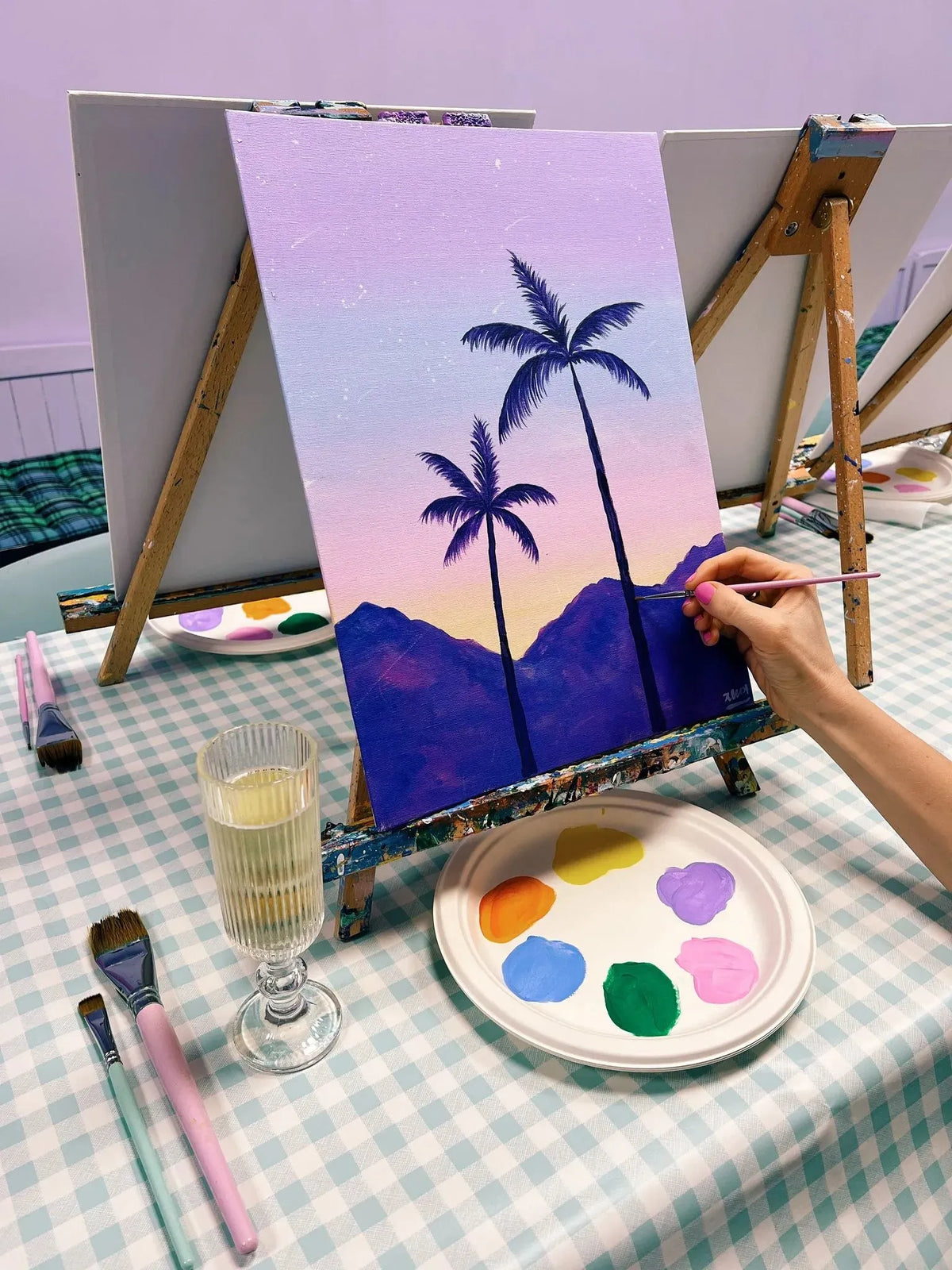 26/03/2027 - Pastel Palm Trees